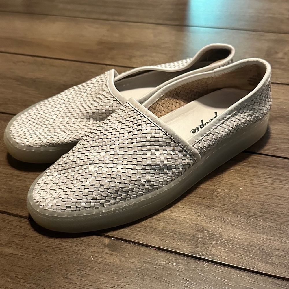 Free People Women's White Santorini 2372265 Round Toe Slip On Shoes Sz 39